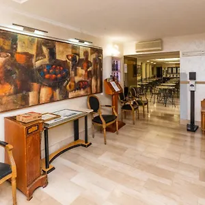 3* Ξενοδοχείο Center 2