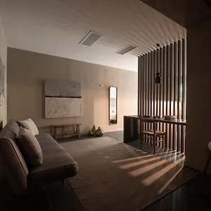 The Sanctuary Urban Retreat Rom